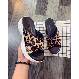 Dép quai da báo nhung đế flatform