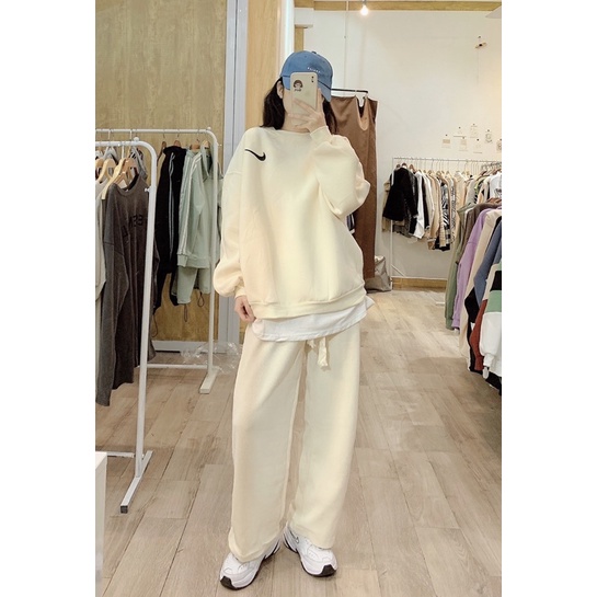 [Mã 12FASHIONSALE1 giảm 10K đơn 50K] áo sweater nỉ bông logo thêu | BigBuy360 - bigbuy360.vn