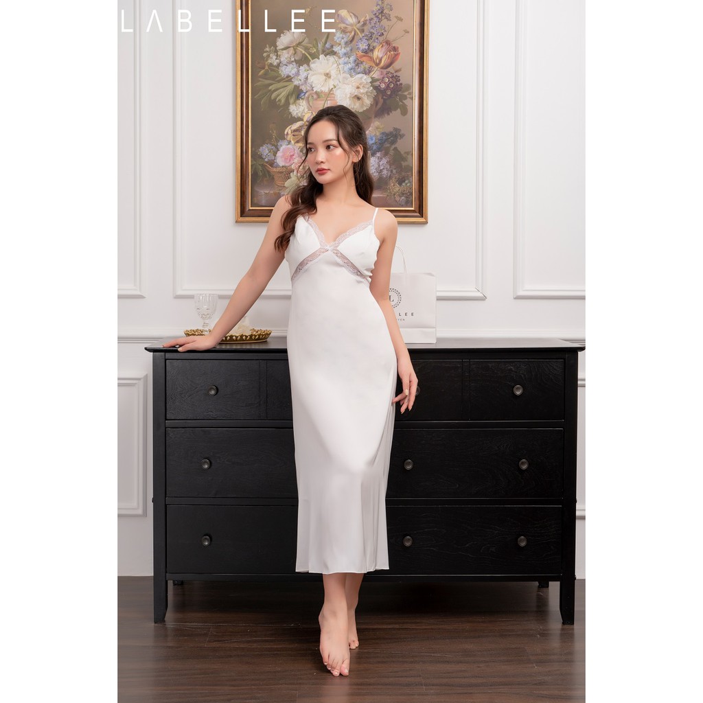 Váy lụa hai dây dáng dài phối ren LABELLEE - VL2D11