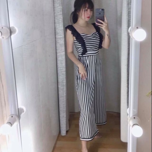 Jum sọc đen trắng.chất cotton co dãn. Dành cho người dưới 53kg mang, lên form chuẩn 😊😊😊😊😊😊😊😊😊😊😊😊😊😊😊😊