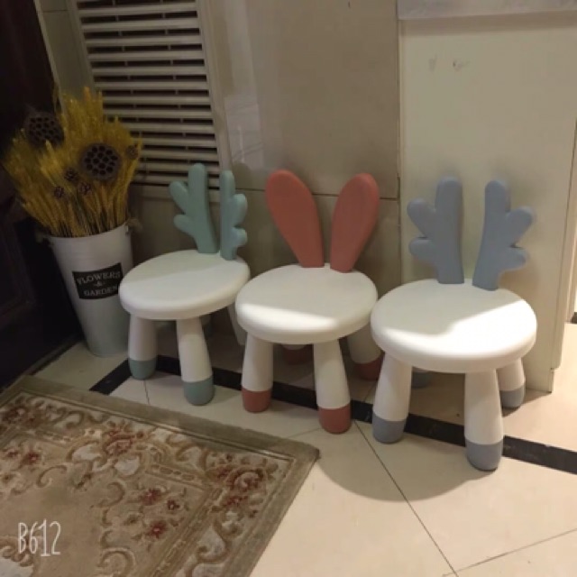 Ghế nhựa hình tai thỏ