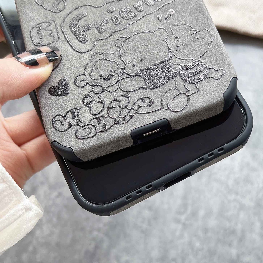 Ốp Điện Thoại Da Lộn Mềm Họa Tiết Gấu Cười Sang Trọng Cho iPhone 14ProMax 13 12Pro 11Promax