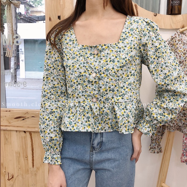 Áo cổ vuông hoa nhí