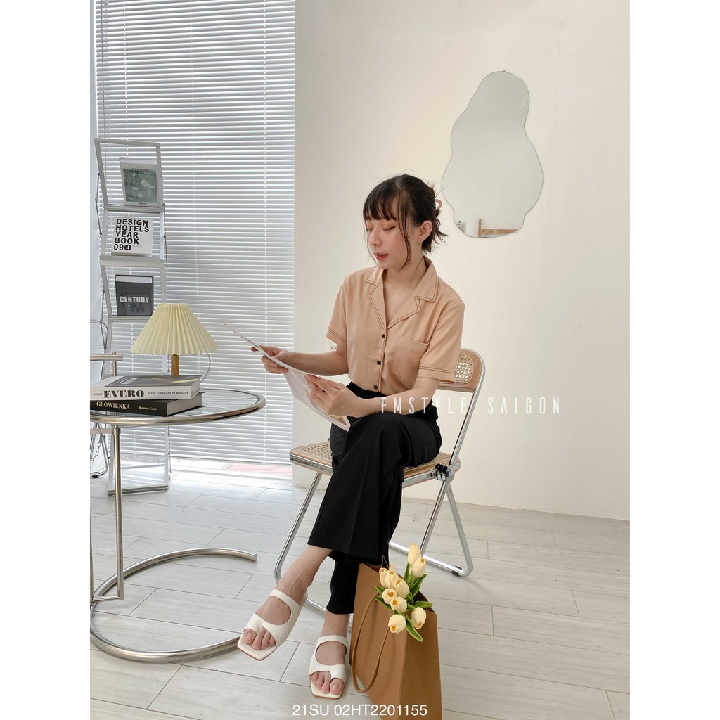 Áo sơ mi tay ngắn cổ vest viền ulzzang thời trang nữ Fmstyle Saigon (21SU05HT1801) | BigBuy360 - bigbuy360.vn