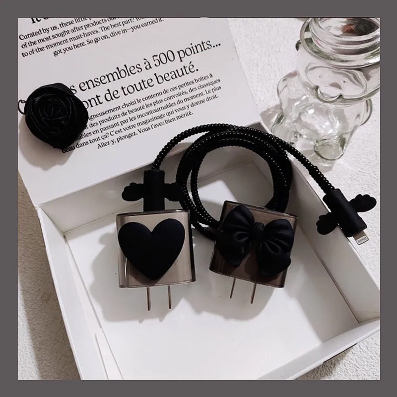 Vỏ Bọc Bảo Vệ Hộp Sạc Tai Nghe iPhone 18W 20W Màu Đen Bằng TPU Mềm