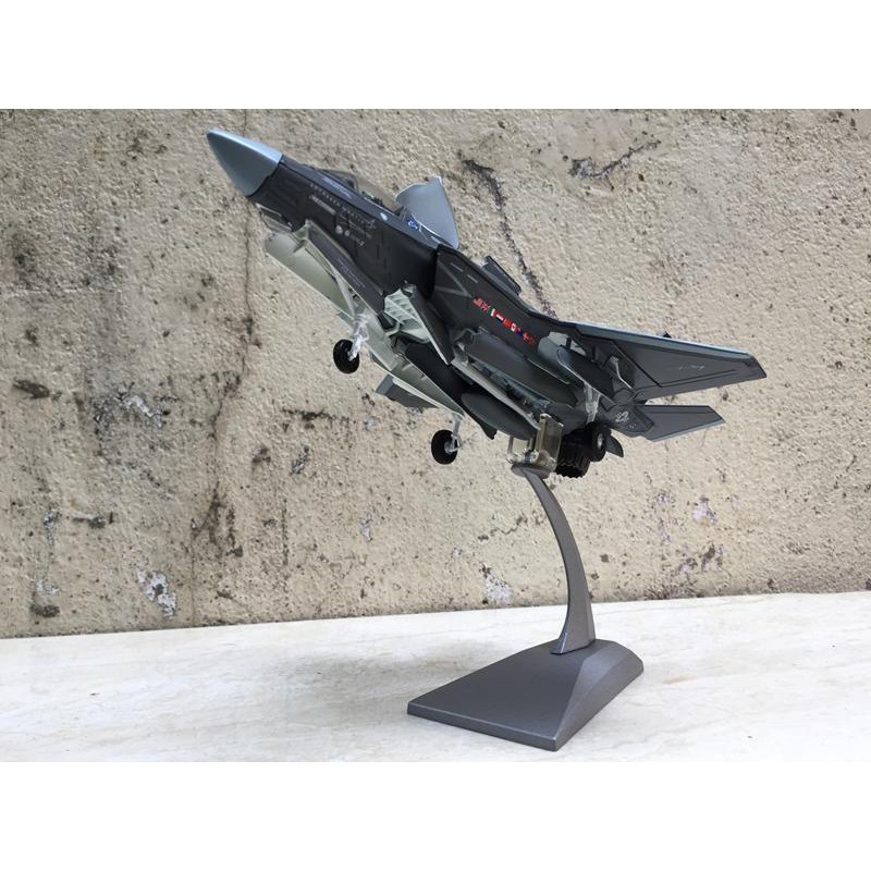 Mô hình Máy bay F- 35B MARINE Corps - 1:72
