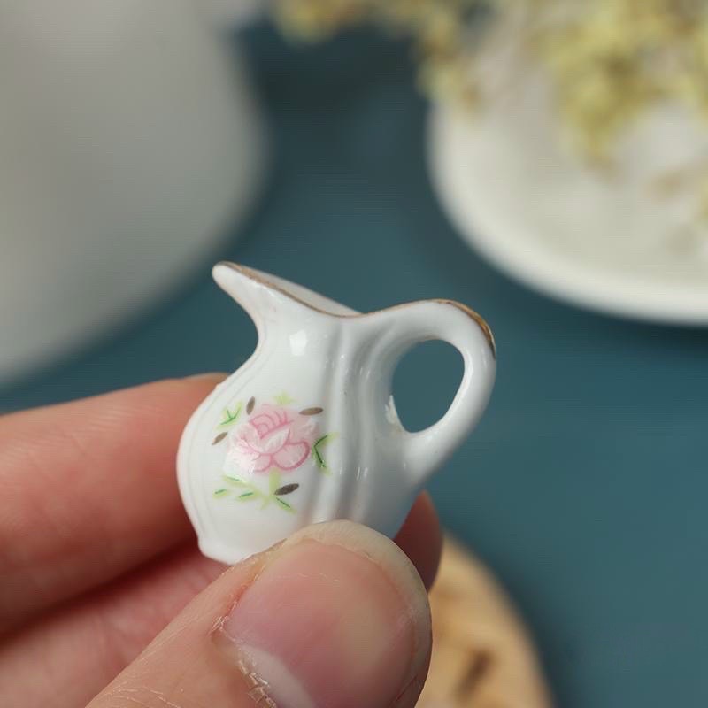 Bộ đồ trang trí nội thất tí hon bằng gốm 9 món