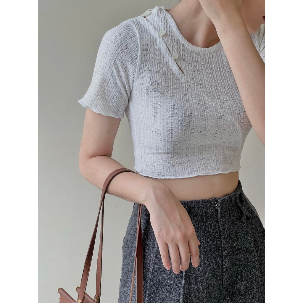 [Mã FATREND1374 giảm đến 50k đơn từ 150k] Áo croptop thun nút chéo ngực thời trang GAGO màu trắng/ đen GA4165 4166