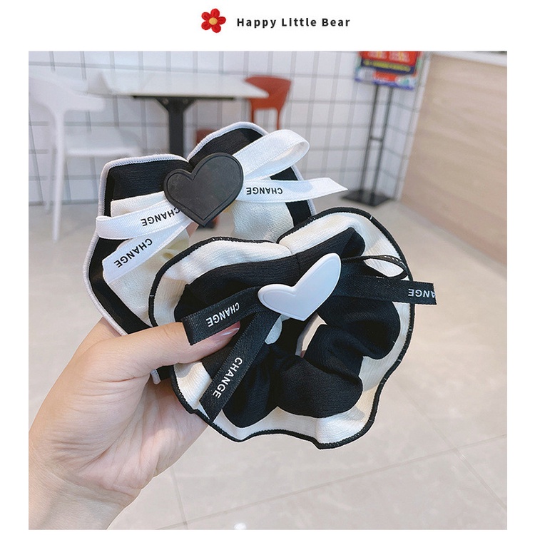 cột tóc phong cách đơn giản