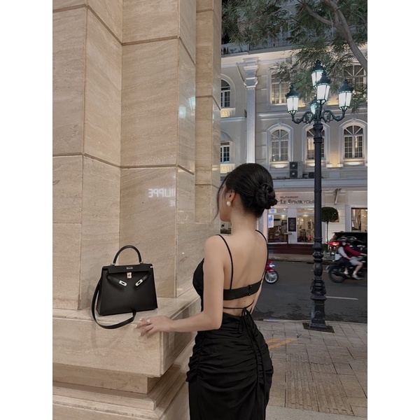 ĐẦM MIDI BODY ĐEN 2S KHOÉT NGỰC NHÚN RÚT