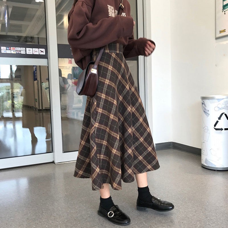 Chân váy chữ A họa tiết kẻ ca rô trẻ trung hợp thời trang cho nữ