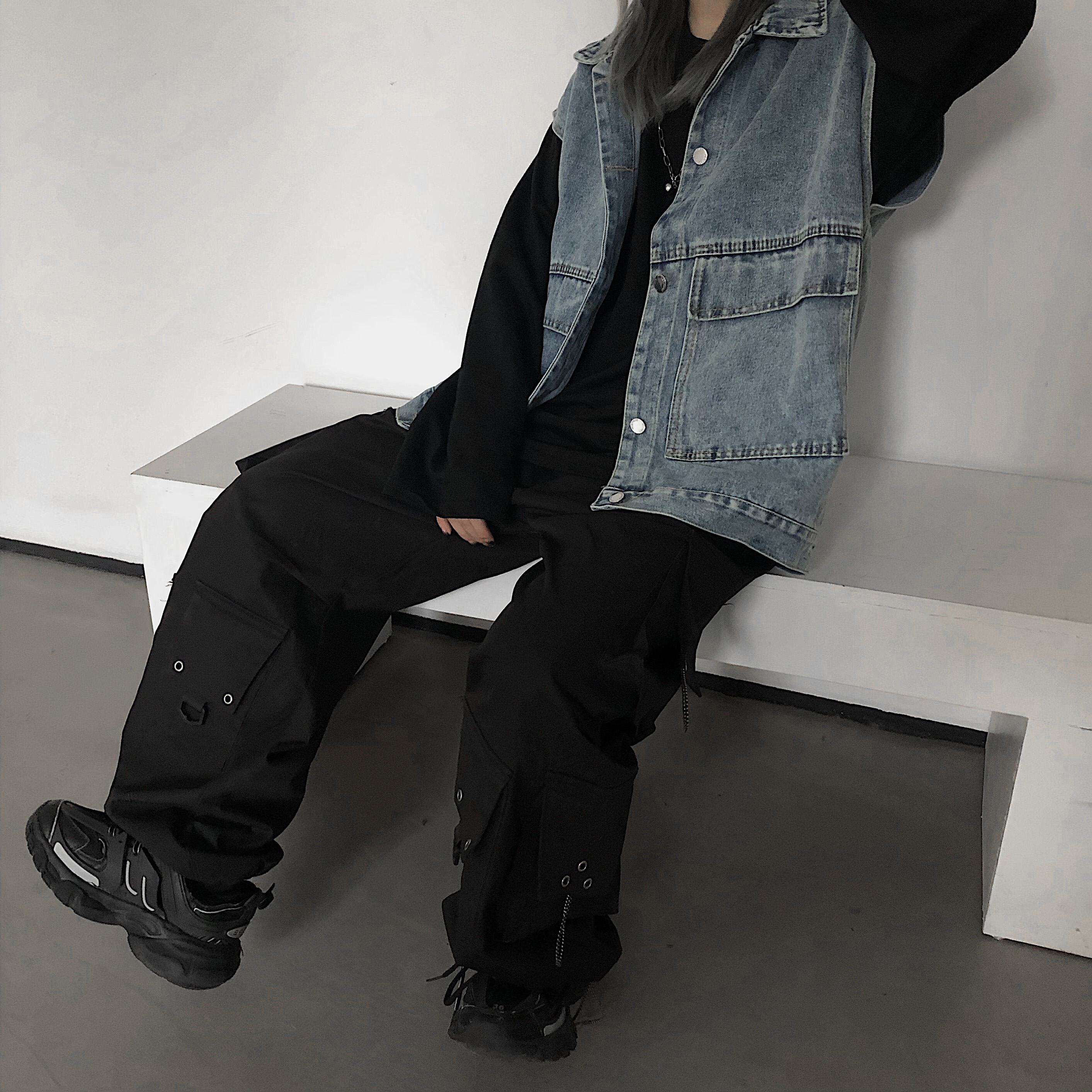 Áo Khoác Denim Không Tay Dáng Rộng Phối Túi Cá Tính Dành Cho Nam Và Nữ 22838 | BigBuy360 - bigbuy360.vn