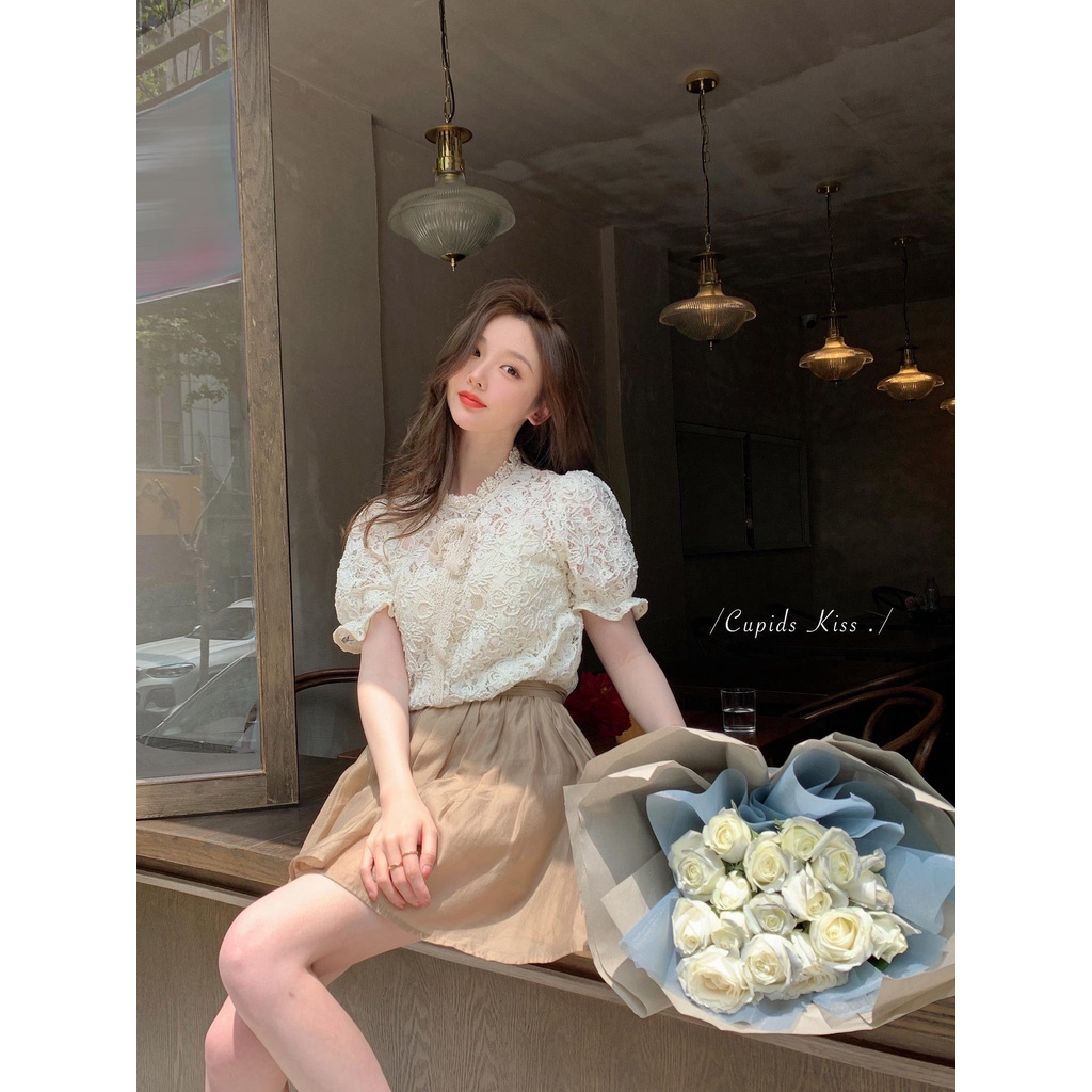 Áo ren hoa cổ chân bèo