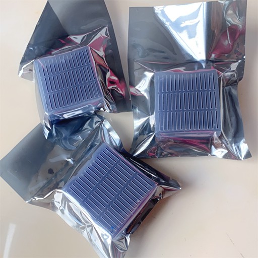 Hạt hút ẩm tự đổi màu trọng lượng 50gr