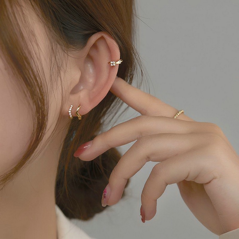 Khuyên Tai Đính Đá Sang Trọng Dành Cho Nữ
