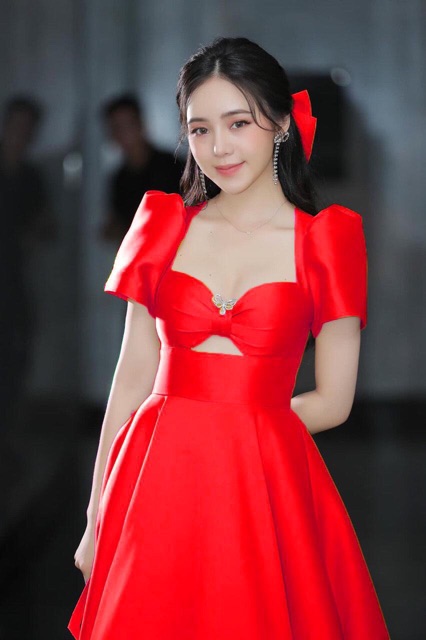 ẢNH VÀ VIDEO thật 1000% ĐẦM XOÈ TAY PHỒNG KHOÉT NGỰC _KÈM NƠ CÁI TÓC