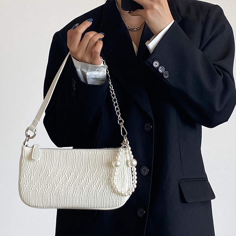 Túi xách cổ điển phối xích đính ngọc trai thời trang