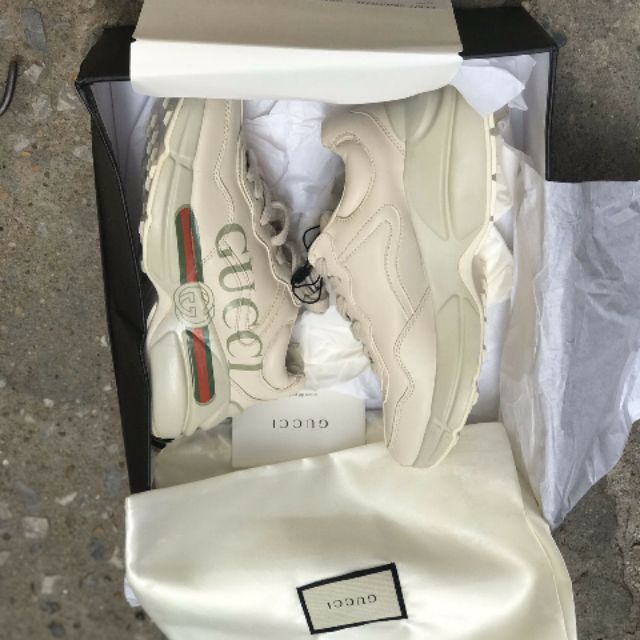 Giày thể thao siêu cấp