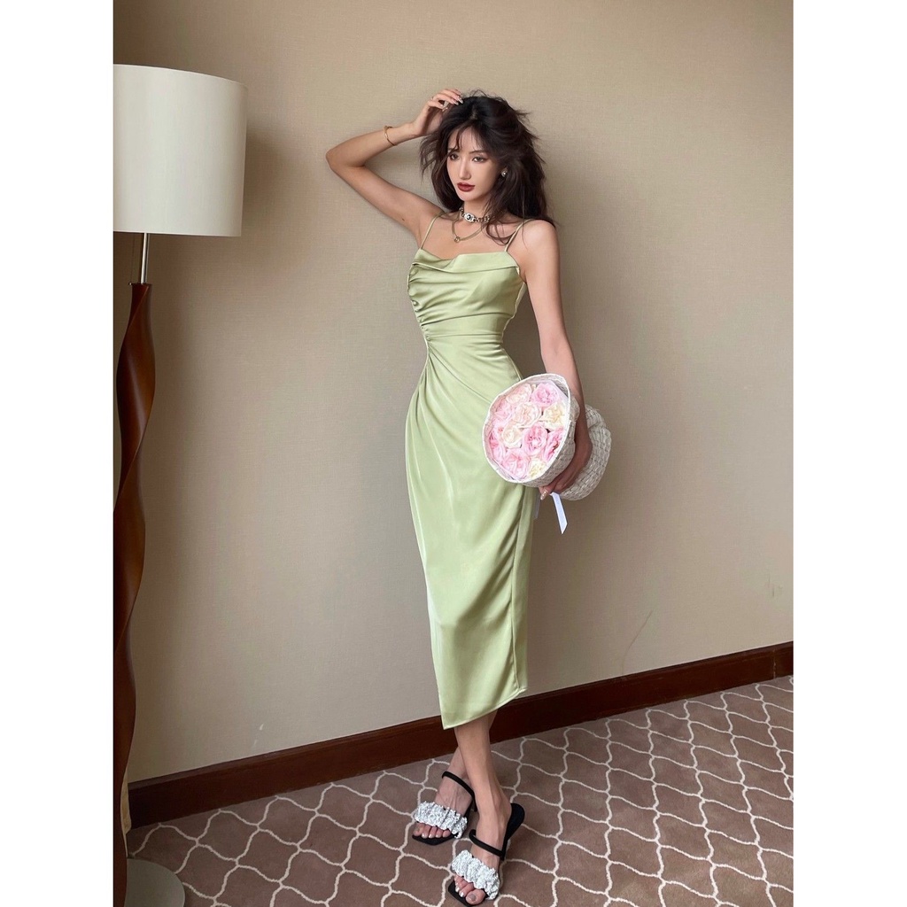 Đầm Dài Hai Dây Bằng Lụa Satin Lấp Lánh Màu Xanh Lá Tinh Tế Thiết Kế Bất Đối Xứng