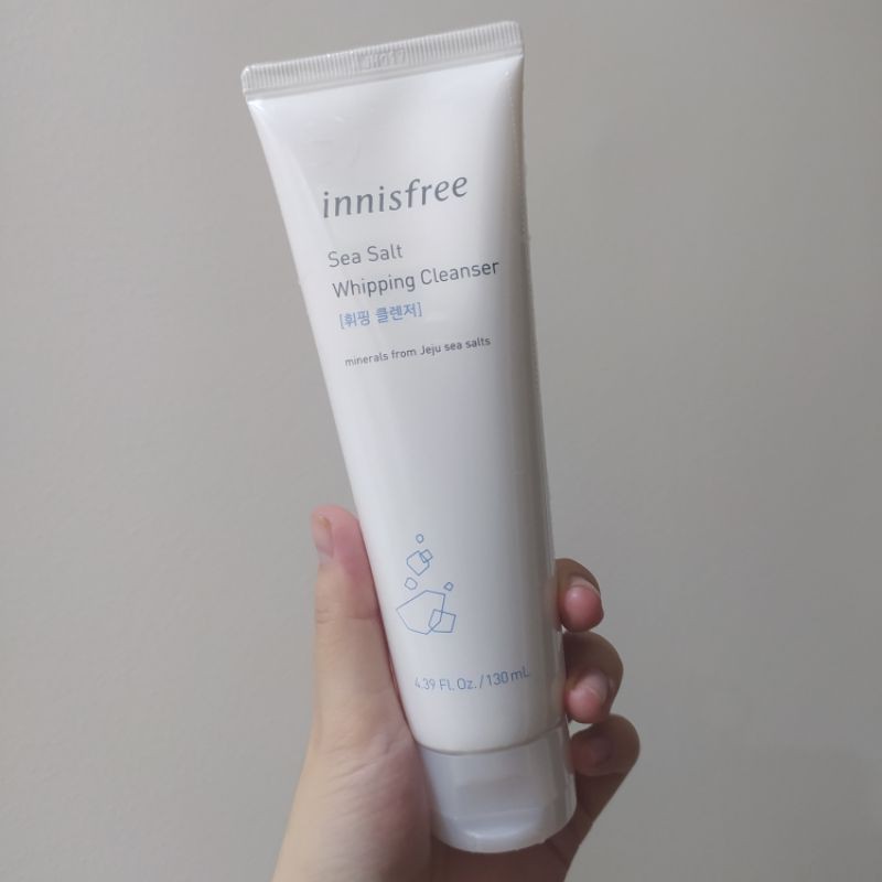 Sữa rửa mặt thanh lọc da từ muối biển innisfree Sea Salt Whipping Cleanser 130ml