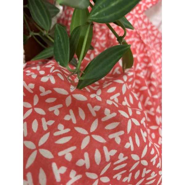 Đầm hoa khoét lưng Little Paris