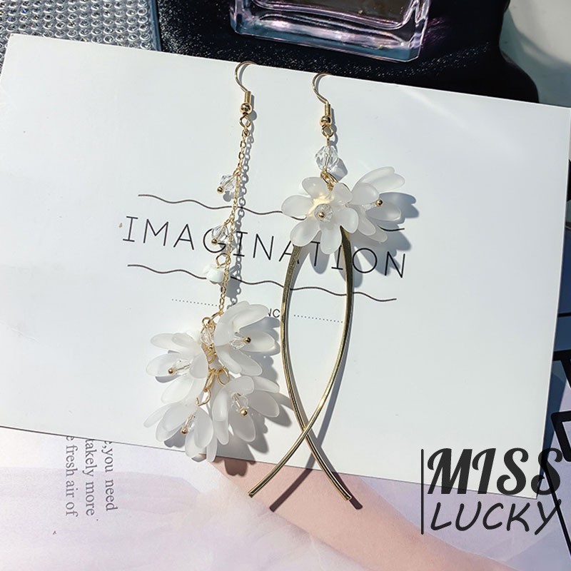 Khuyên tai nữ kiểu dáng không đối xứng thời trang cá tính