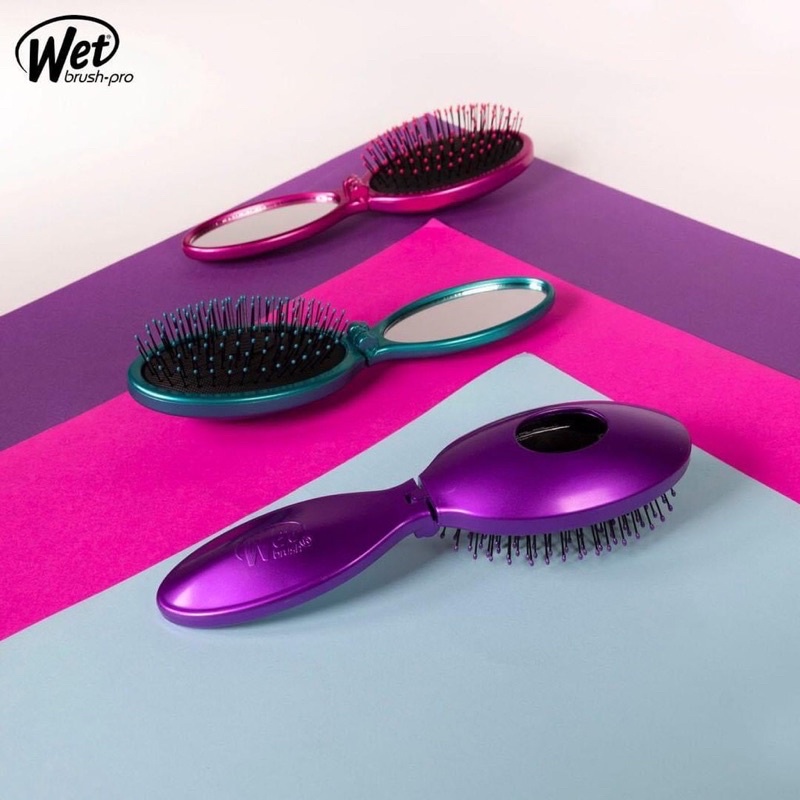 Lược WetBrush gập nhỏ kèm kính soi mặt