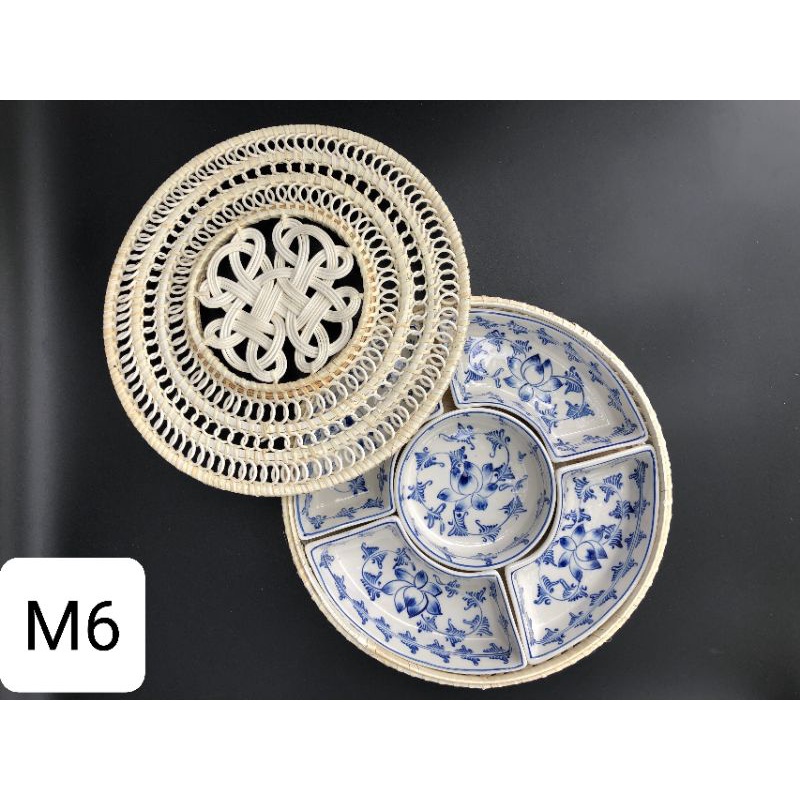 Khay mứt kẹo sứ Bát Tràng.