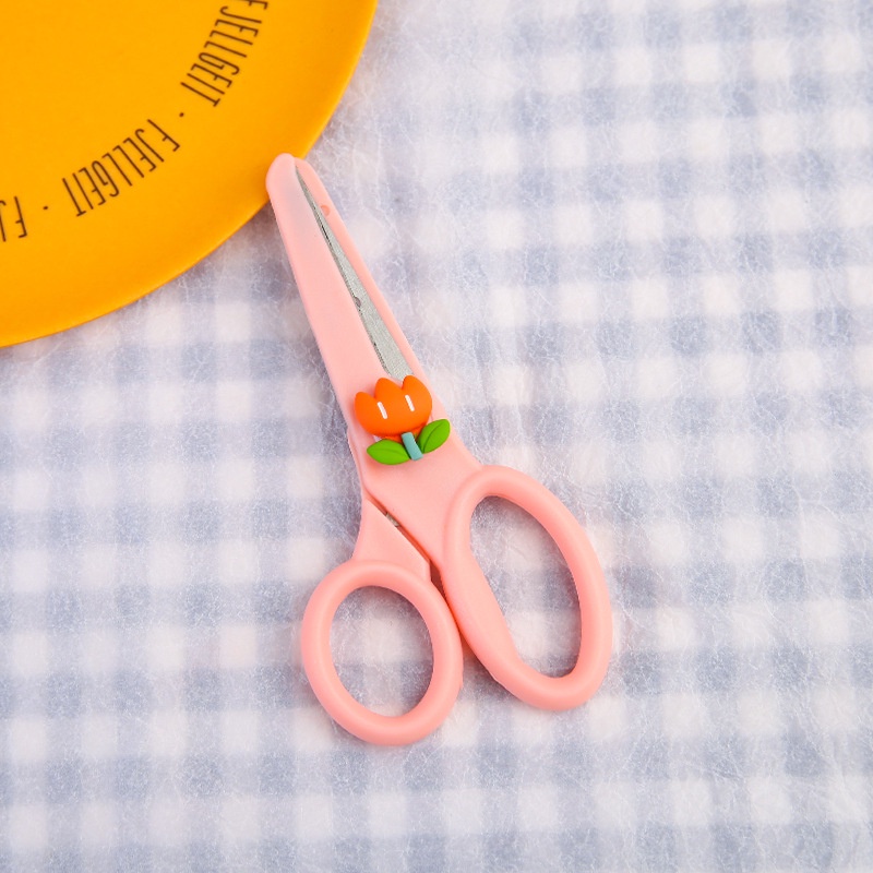Kéo cắt thủ công bằng nhựa đính hoa quả an toàn tiện dụng cho bé KUMI STORE