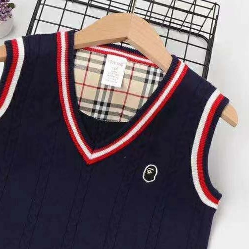 Áo gile len cho bé trai, Gile len trẻ em size đại 8-16 tuổi cổ tim viền kẻ thêu logo N phong cách Hàn Quốc