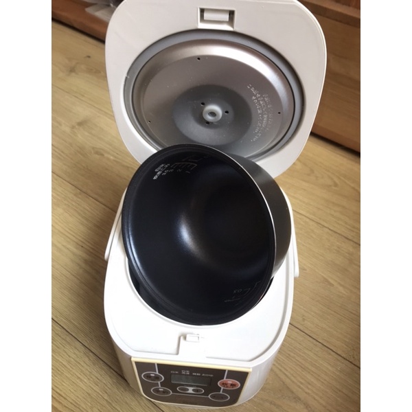 Nồi cơm điện Nhật bản 0,54L