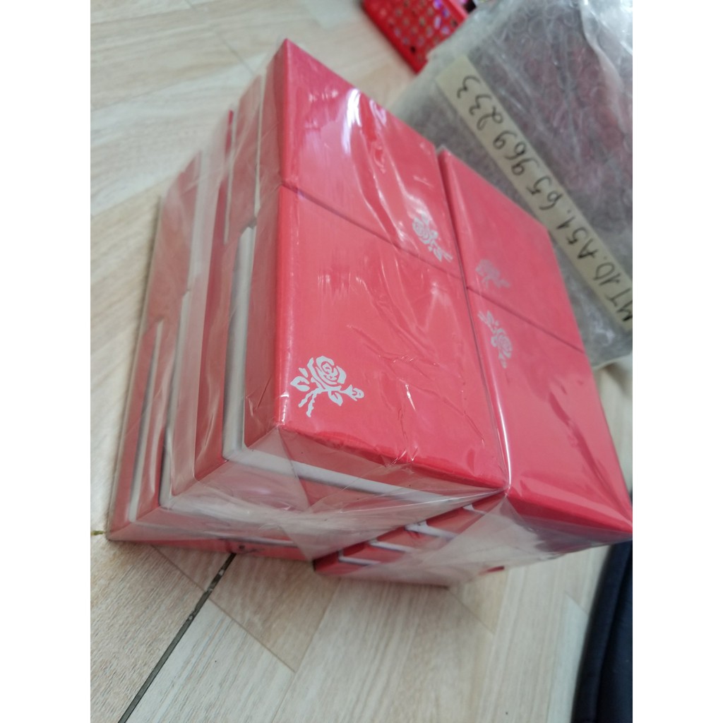Giao siêu nhanh - Combo 50 hộp hoa hồng đựng chuỗi đá size 9x9x2cm | BigBuy360 - bigbuy360.vn