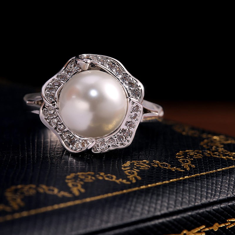 Classic zirconium diamond imitation pearl ladies ring