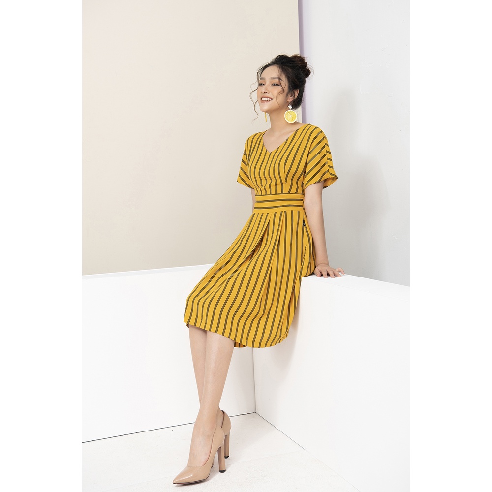 Váy Thiết Kế Nữ LUPERI LFV3181 Kẻ Xòe Cổ Tim Kiểu Dáng Trẻ Trung Năng Động