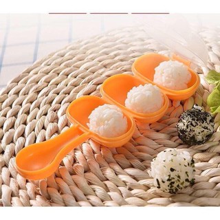 Khuôn lắc cơm Bento