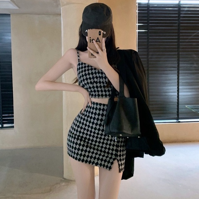 【ZHELIHANGFEI】 / Áo Hai Dây Cổ Chữ V + Chân Váy Dài Xẻ Tà Gợi Cảm