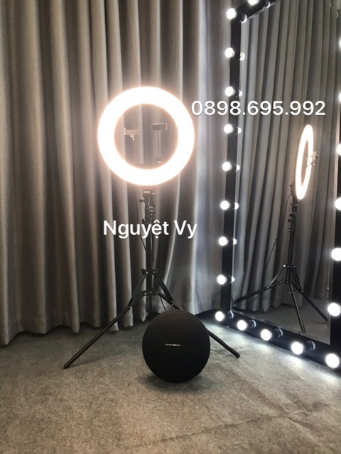 Đèn make up cây livestream có đèn đường kính 46cm có gương soi và khe sạc điện thoại và live 1 lúc 3 điện thoại