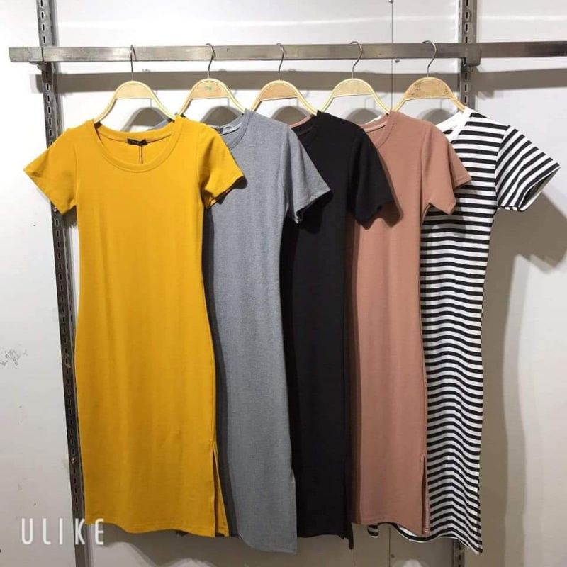 Váy ôm body xẻ cạnh cổ tròn
