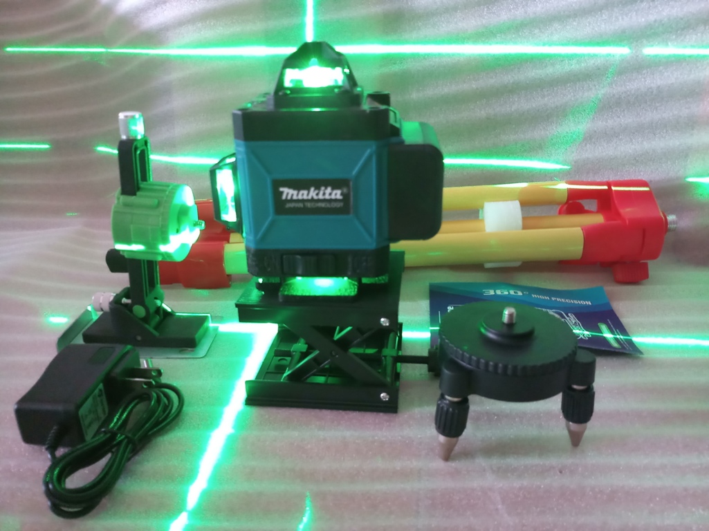 Máy cân mực Laser 16 tia Makita 2 pin - quay 360 độ có điều khiển từ xa -tặng bộ từ hít treo tường