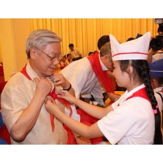 Khăn quàng đỏ học sinh