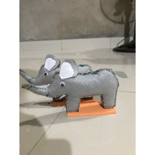 con voi đồ mầm non