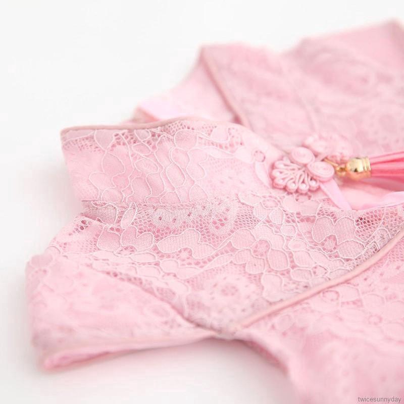 Đầm sát nách hoạ tiết hoa thêu cho bé