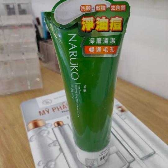 Sữa rửa mặt dạng bùn Naruko trà tràm Tea Tree Purifying Clay Mask and Cleanser in 1