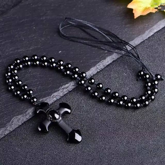 Dây Chuyền Mặt Thánh Giá Đính Đá Obsidian Cá Tính