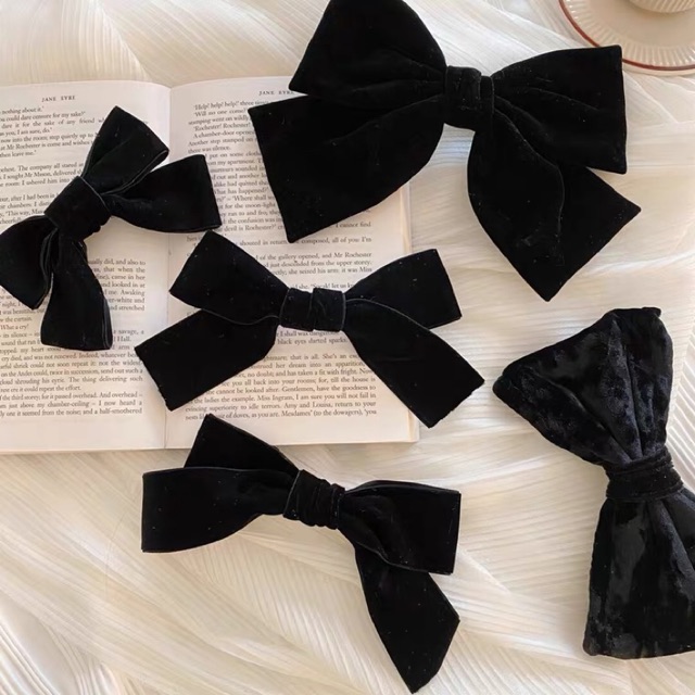 Kẹp nơ nhung đen xinh xắn