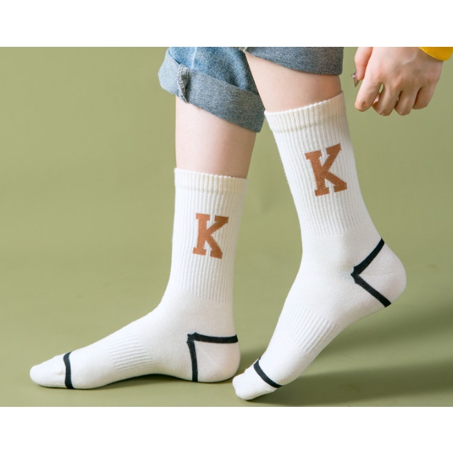 Vớ Tất chữ cái cổ cao Unisex phong cách thể thao, trẻ trung và năng động.