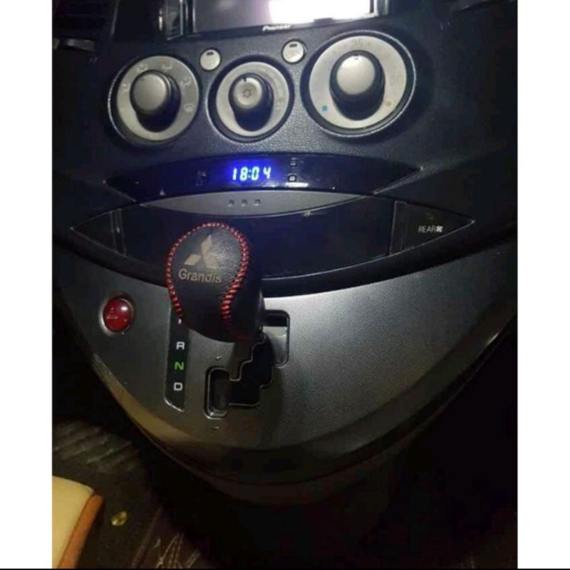 Bọc da cần số xe Mitsubishi Grandis (AT), hàng loại 1