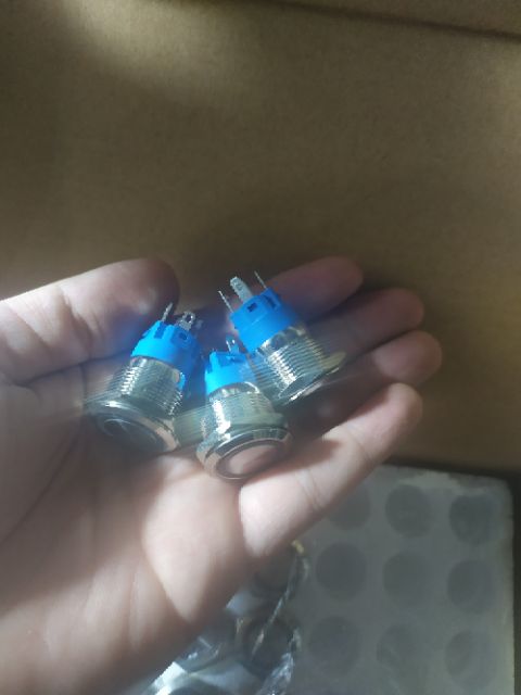 Nút nhấn kim loại có led 12v-24v  phi 19