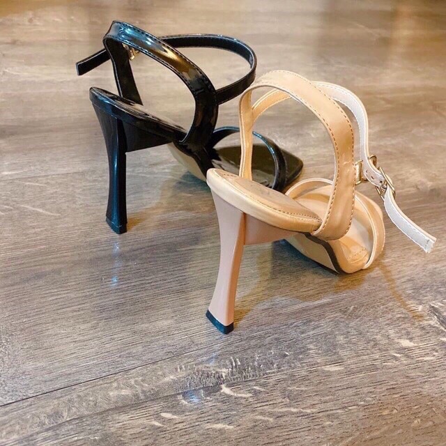 Sandal quai mảnh gót trụ