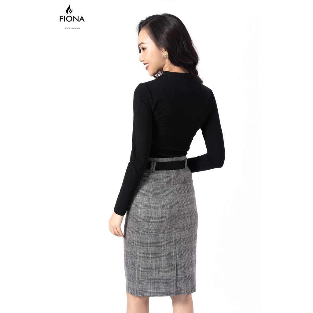 Áo thun cotton nữ dài tay cổ tròn FIONA, áo thun nữ thu đông dáng ôm, đính hạt tang trí F520902